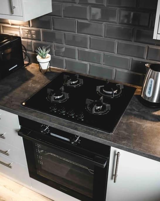 Comfortable Home In Bolton Farnworth Экстерьер фото