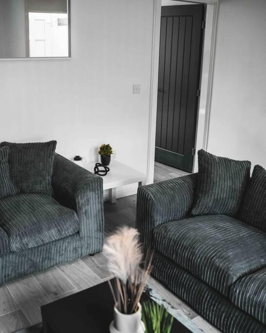 Comfortable Home In Bolton Farnworth Экстерьер фото