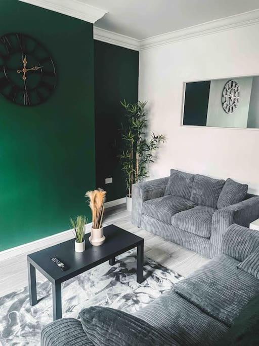 Comfortable Home In Bolton Farnworth Экстерьер фото